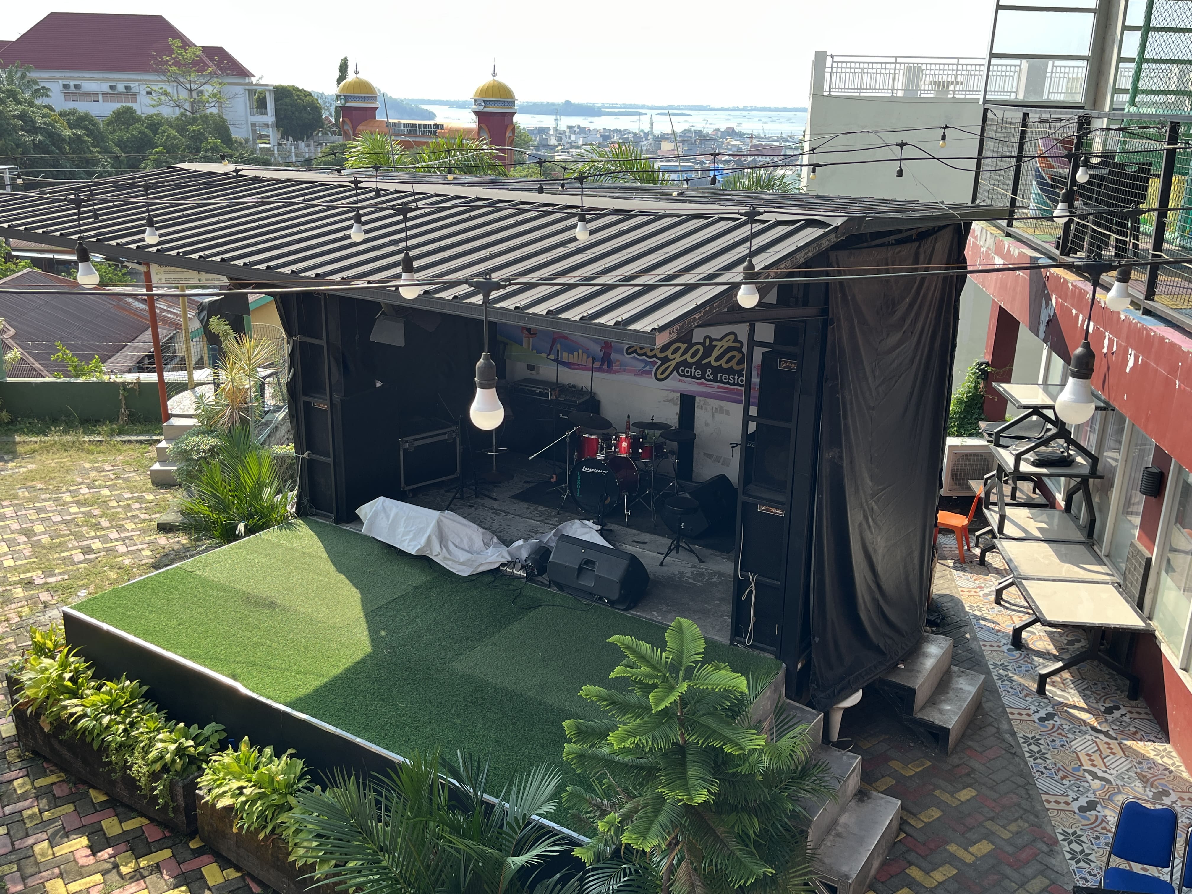 Lagota Café Hadirkan Live Music Tiap Akhir Pekan